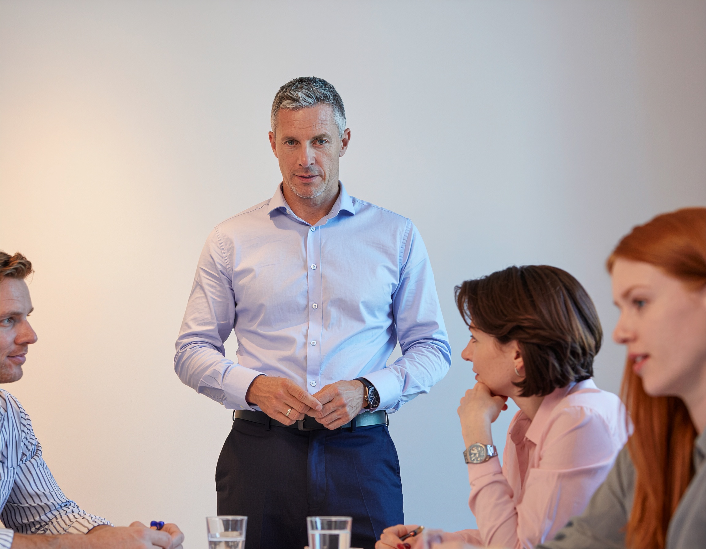 Business meeting over sales recruitment voor Nederlandse bedrijven die uitbreiden naar België